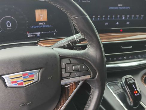 Used 2022 Cadillac Escalade Luxury AWD/4WD image 18