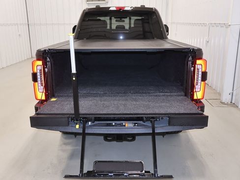 Certified 2025 Ford F350 Platinum w/ Platinum Plus Package image 43