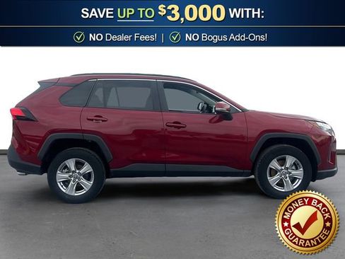 Used 2025 Toyota RAV4 XLE AWD/4WD image 4