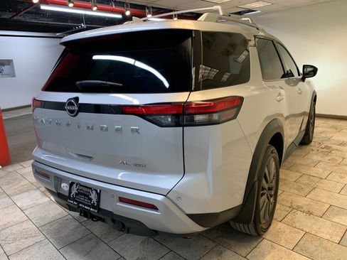 Used 2022 Nissan Pathfinder SL w/ SL Premium Package image 8
