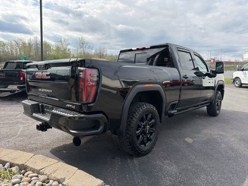 Used 2024 GMC Sierra 2500 AT4 AWD/4WD image 5