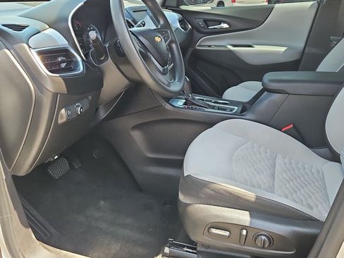 Certified 2018 Chevrolet Equinox LT FWD image 22