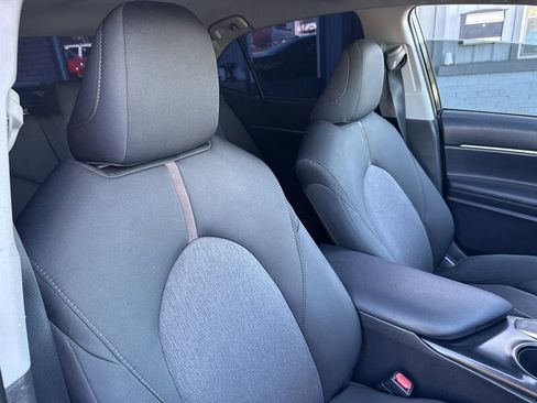 Used 2020 Toyota Camry LE w/ Carpet Mat Package image 27