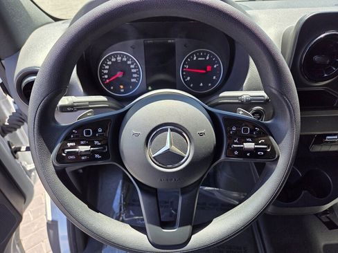 Used 2023 Mercedes-Benz Sprinter 2500 image 29