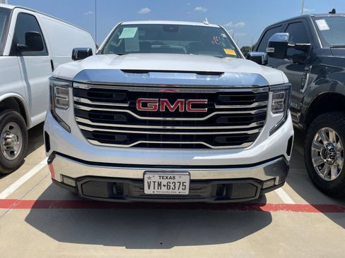 Used 2025 GMC Sierra 1500 SLT RWD image 2