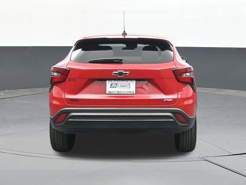Used 2026 Chevrolet Trax RS FWD image 12