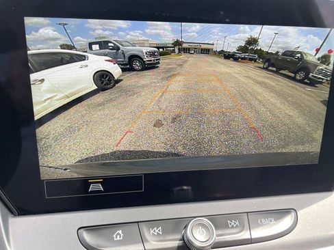 Used 2025 Chevrolet Blazer LT FWD image 21