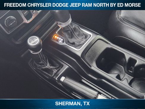 Used 2021 Jeep Wrangler Unlimited Sahara AWD/4WD image 15