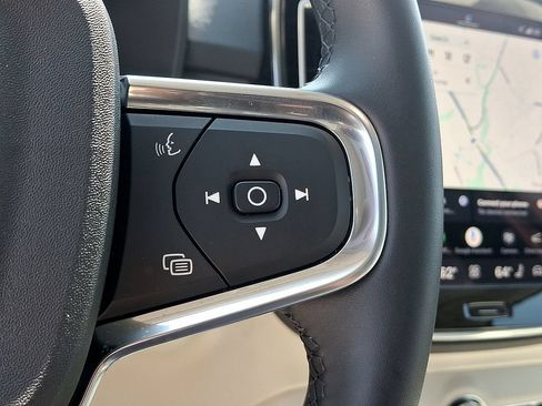 Certified 2026 Volvo XC40 B5 Plus AWD/4WD image 24
