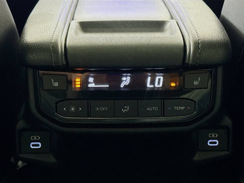 Used 2024 Toyota Grand Highlander AWD image 24