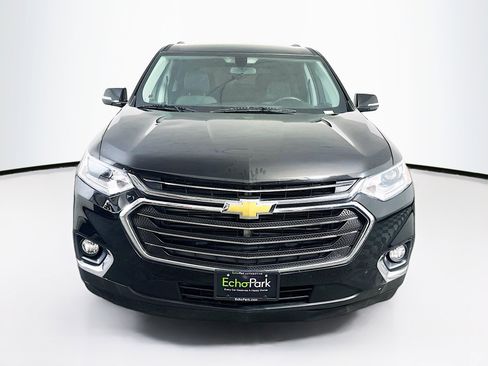Used 2018 Chevrolet Traverse LT FWD image 2