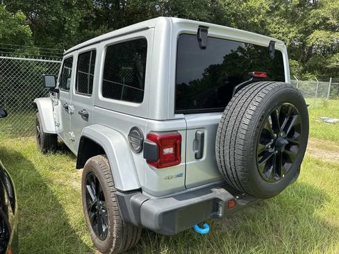 Used 2024 Jeep Wrangler Unlimited Sahara AWD/4WD image 10