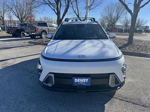 Used 2025 Hyundai Kona SEL image 2