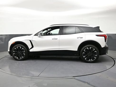 Used 2025 Chevrolet Blazer EV RS w/ Super Cruise Package AWD/4WD image 2