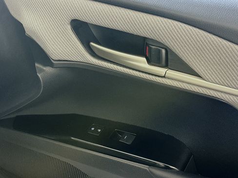 Used 2025 Toyota Camry SE w/ Convenience Package FWD image 29