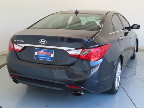 Used 2013 Hyundai Sonata SE w/ Navigation & Sunroof Pkg FWD image 3