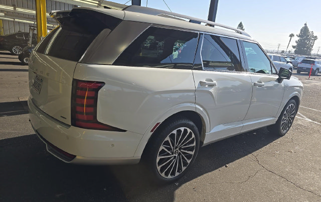 Used 2026 Hyundai Palisade Calligraphy AWD/4WD image 3
