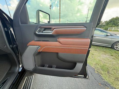 Used 2024 GMC Sierra 3500 Denali Ultimate AWD/4WD image 22