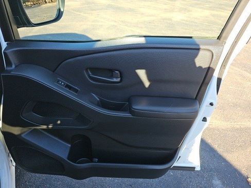 Used 2024 Nissan Frontier S w/ Technology Package image 15