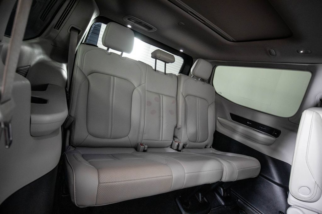 Used 2022 Jeep Wagoneer Series III w/ Premium Group I AWD/4WD image 12