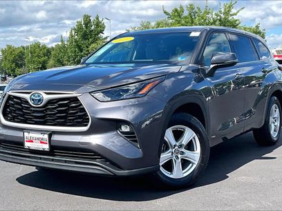 Used 2022 Toyota Highlander LE