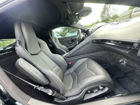 Used 2024 Chevrolet Corvette Stingray Preferred Cpe w/ Z51 Performance Package RWD image 33
