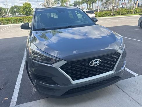 Used 2019 Hyundai Tucson SE FWD image 2