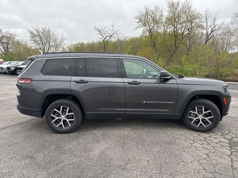 Used 2024 Jeep Grand Cherokee L Limited w/ Luxury Tech Group II AWD/4WD image 12