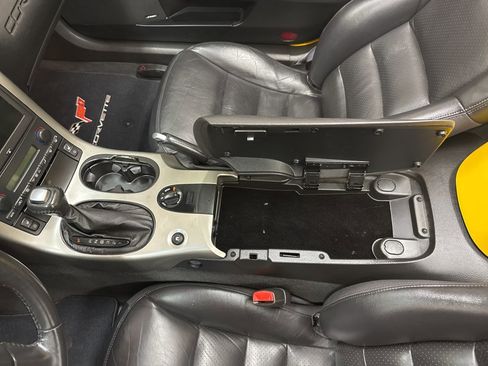 Used 2005 Chevrolet Corvette Convertible w/ Preferred Equipment Group RWD image 14