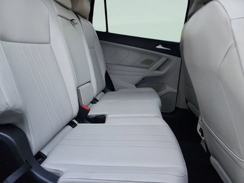 Used 2022 Volkswagen Tiguan SE FWD image 31