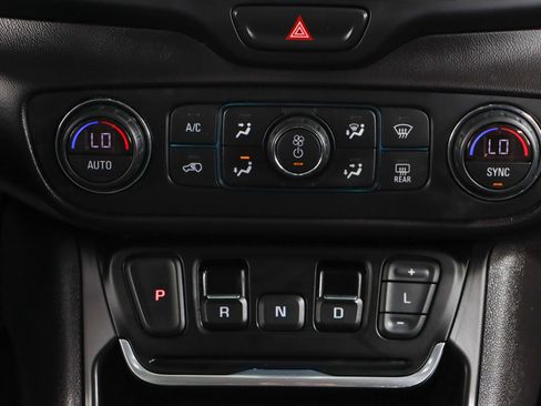 Used 2020 GMC Terrain SLT w/ Preferred Package image 20