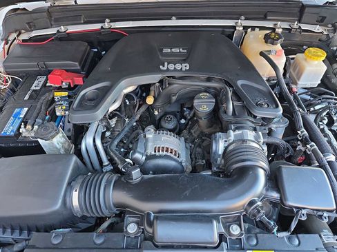 Certified 2020 Jeep Gladiator Sport w/ Quick Order Package 24S image 12