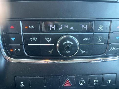 Used 2013 Dodge Durango Crew image 8