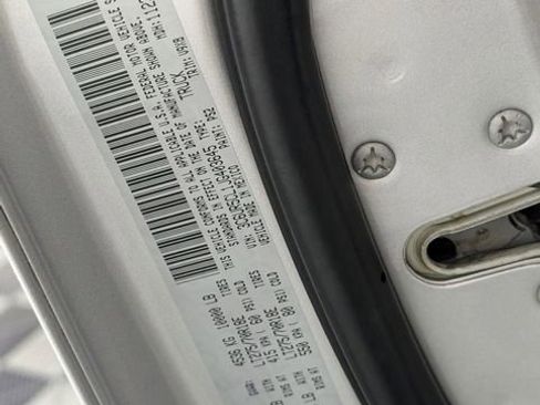 Used 2018 RAM 2500 Tradesman w/ Chrome Appearance Group image 33