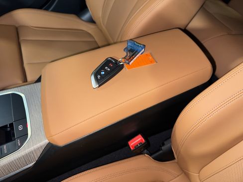 Certified 2025 BMW 330i Sedan w/ Convenience Package image 28