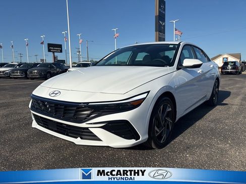 New 2026 Hyundai Elantra Limited FWD image 1