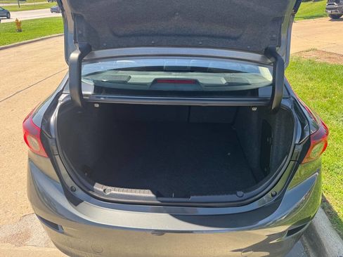 Used 2016 MAZDA MAZDA3 i Grand Touring FWD image 10