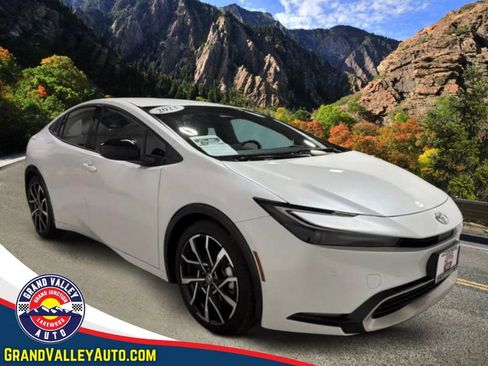 Used 2023 Toyota Prius Prime FWD image 1