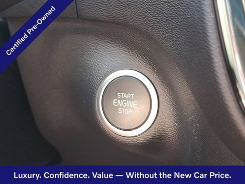 Certified 2023 Volvo XC40 B5 Plus w/ Driver Assist Package AWD/4WD image 28