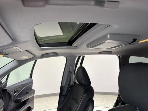 Used 2021 Honda Pilot Touring image 3