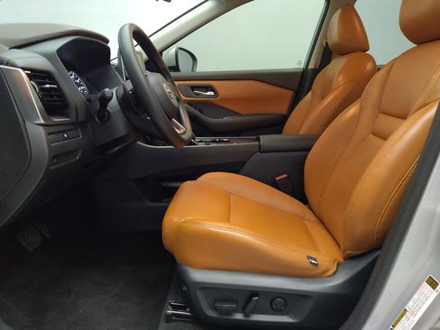 Used 2022 Nissan Rogue SV image 17