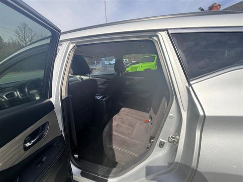 Used 2018 Nissan Murano SV image 17
