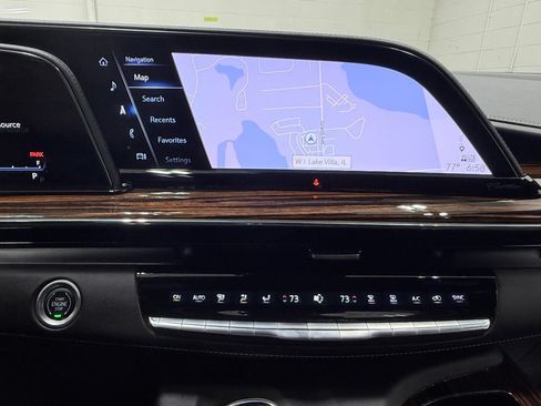 Used 2022 Cadillac Escalade ESV Premium Luxury AWD/4WD image 22