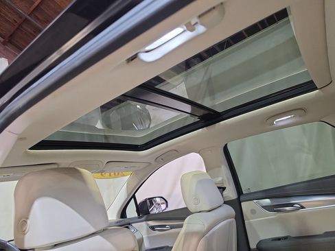 Used 2019 Cadillac XT5 Luxury AWD/4WD image 16