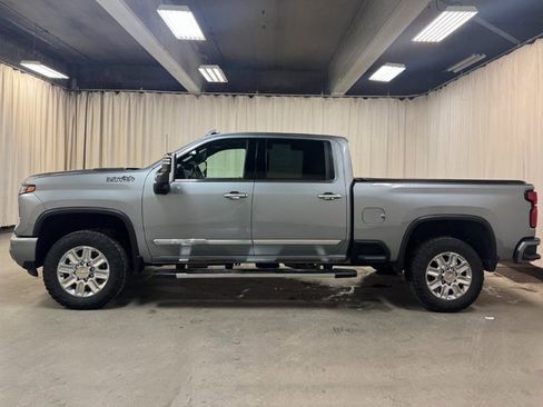 Used 2025 Chevrolet Silverado 3500 High Country w/ High Country Premium Package image 10