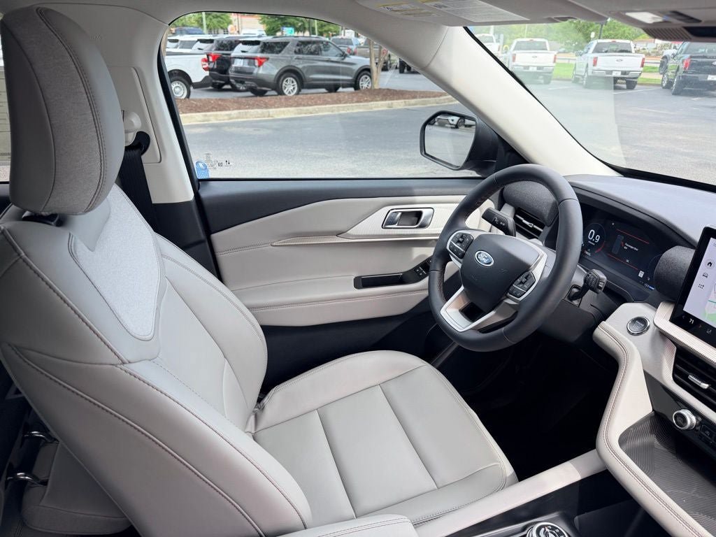 New 2026 Ford Explorer Active w/ Active Comfort Package AWD/4WD image 9