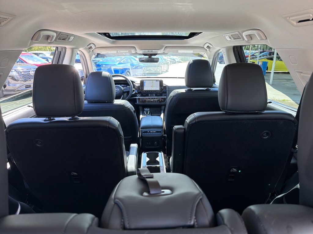 Used 2024 Nissan Pathfinder Platinum FWD image 36