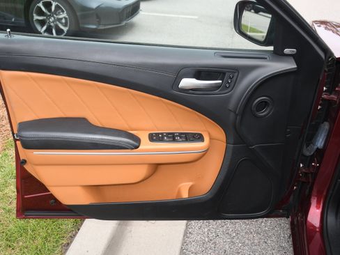 Used 2020 Dodge Charger SXT w/ Plus Group RWD image 9