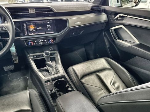 Used 2025 Audi Q3 2.0T Premium image 27