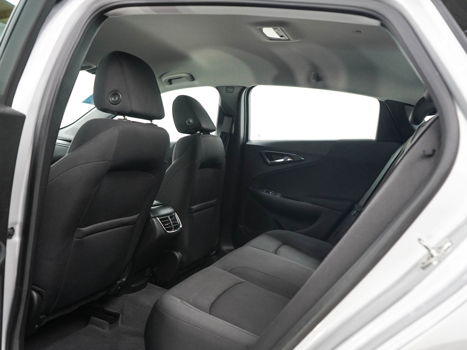 Used 2019 Chevrolet Malibu Hybrid FWD image 16